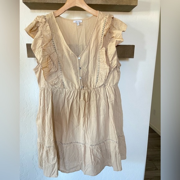White Birch|Tan Prairie Ruffle Dress with Eyelet Stitching Border, Size 1X••• - Picture 2 of 16